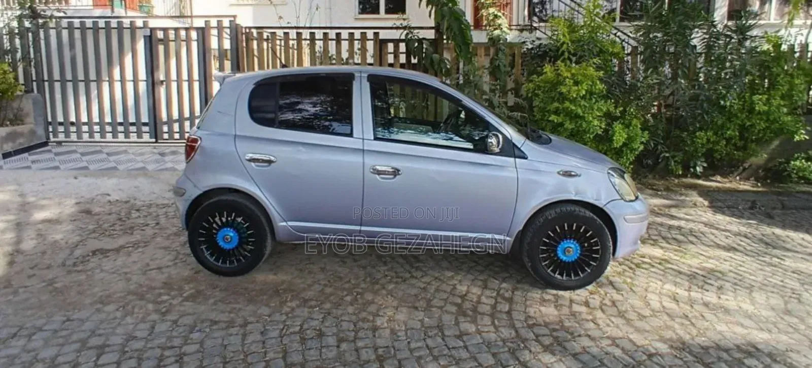 Toyota Vitz 2004 Silver