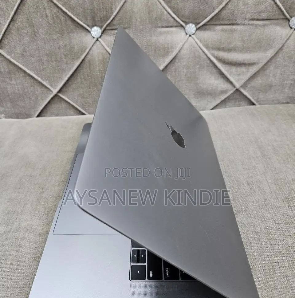 New Laptop Apple MacBook Pro 2019 16GB Intel Core I9 SSD 512GB