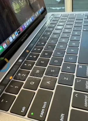 New Laptop Apple MacBook Pro 2019 8GB Intel Core i5 SSD 512GB