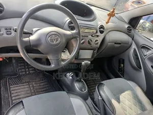 Toyota Vitz 2003 Silver