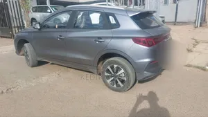 BYD E2 43 kWh 94 hp FWD 2025 Gray