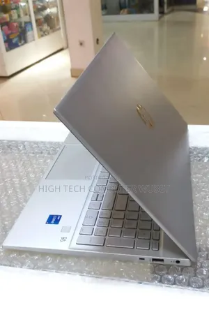 New Laptop HP 14-Dq1088wm 16GB Intel Core I7 SSD 512GB