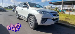 Toyota Fortuner 2.4 D RWD 2018 White