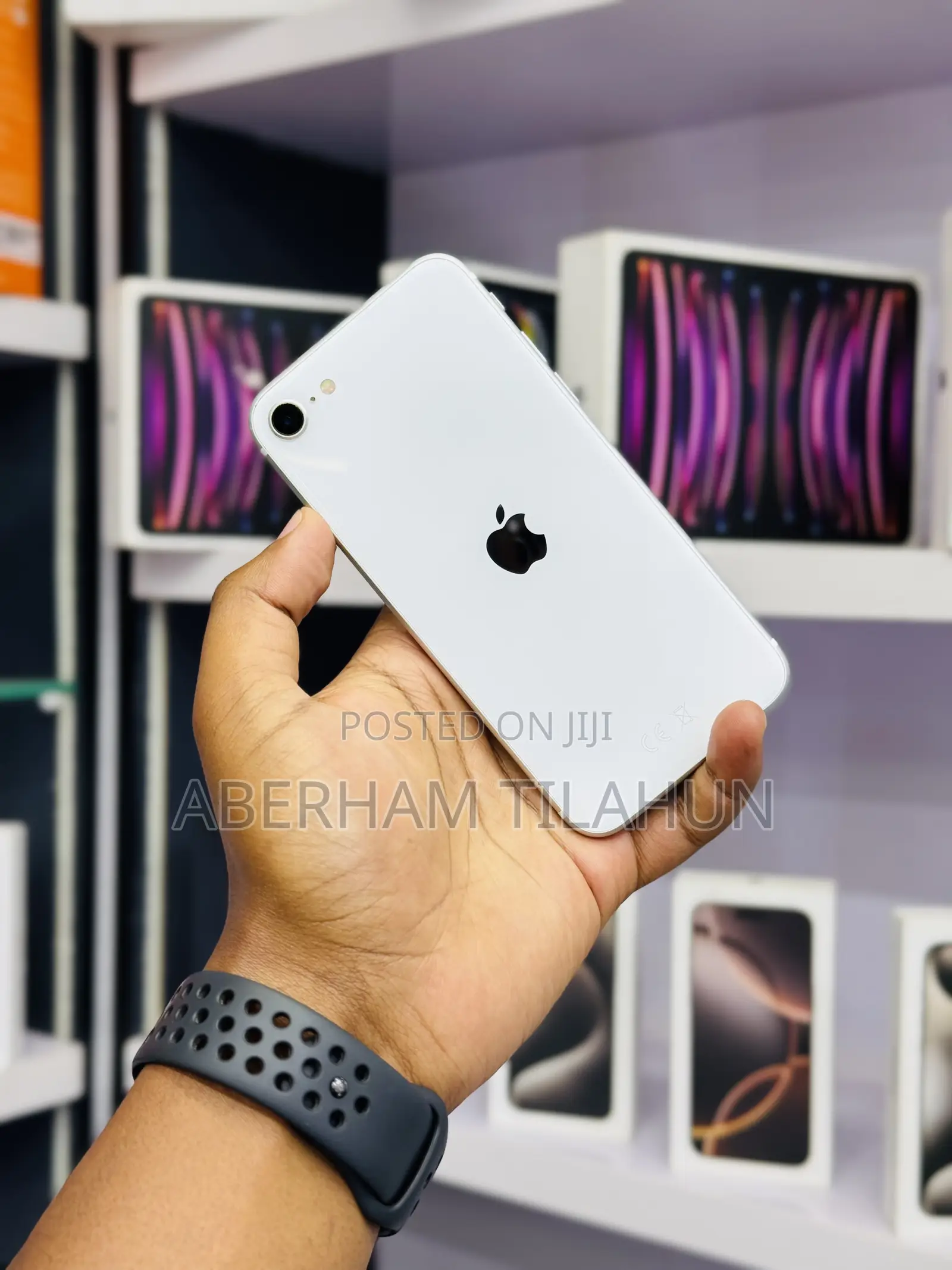 Apple iPhone SE (2020) 64 GB Black