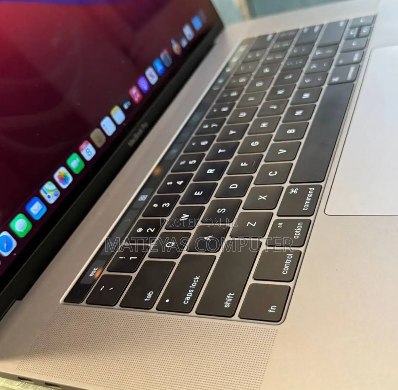 New Laptop Apple MacBook Pro 2016 16GB Intel Core I7 SSD 256GB