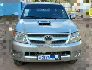 Photo - Toyota Hilux 2008 Silver