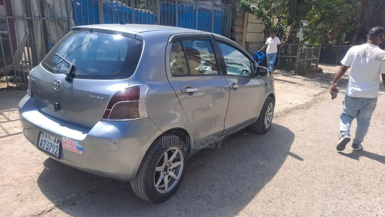 Toyota Vitz 2001 Silver