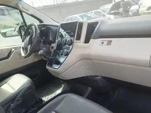Toyota HiAce 2020 White