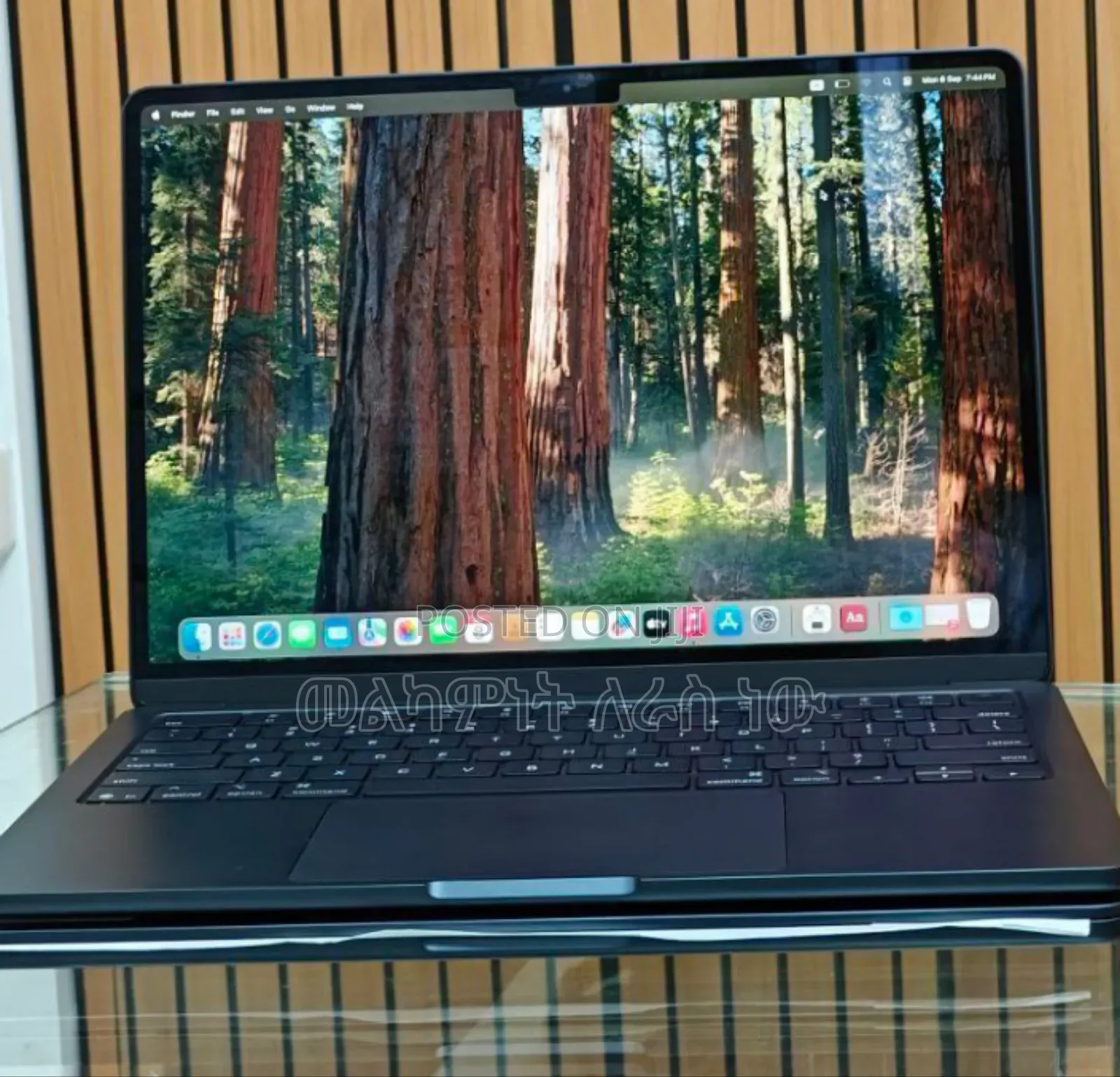 New Laptop Apple MacBook Air 2024 M3 13-Inch 8GB Apple M3 SSD 256GB