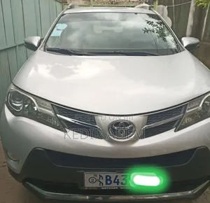 Photo - Toyota RAV4 2015 Silver