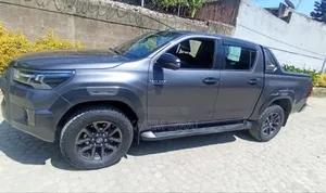 Toyota Hilux Revo Double Cab Deisel 2.8 AWD 2022 Gray