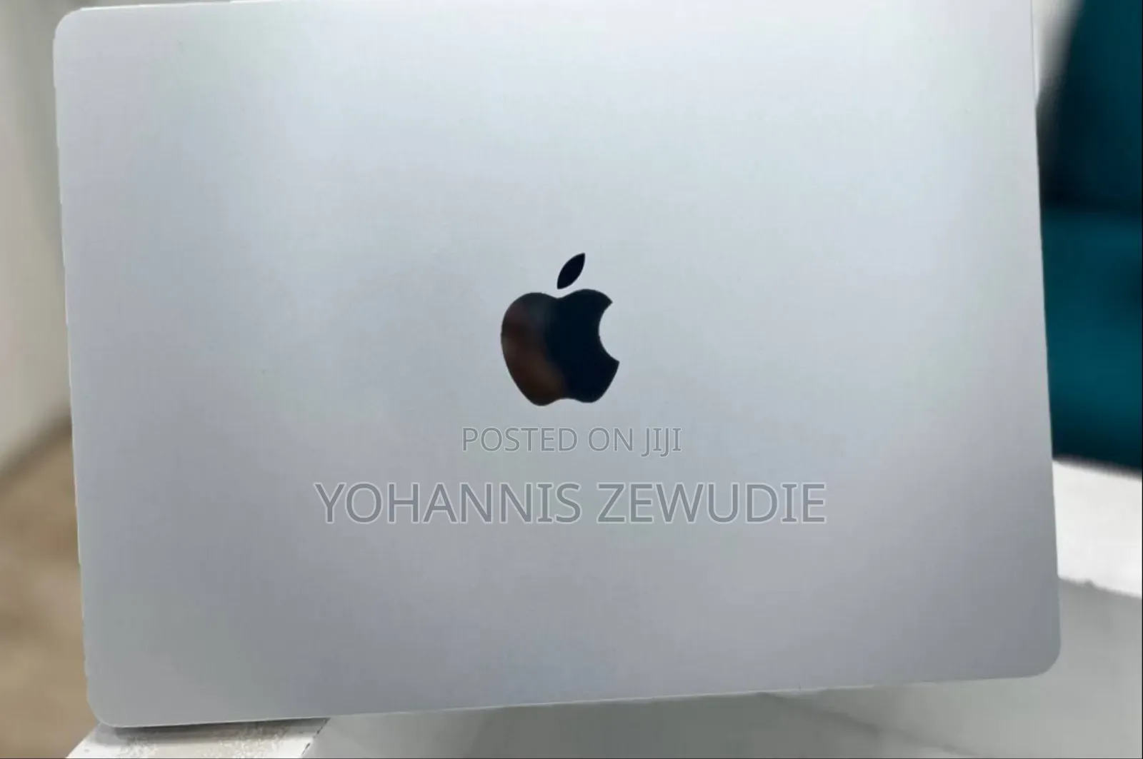 New Laptop Apple MacBook Air 2022 M2 8GB Apple M2 SSD 256GB