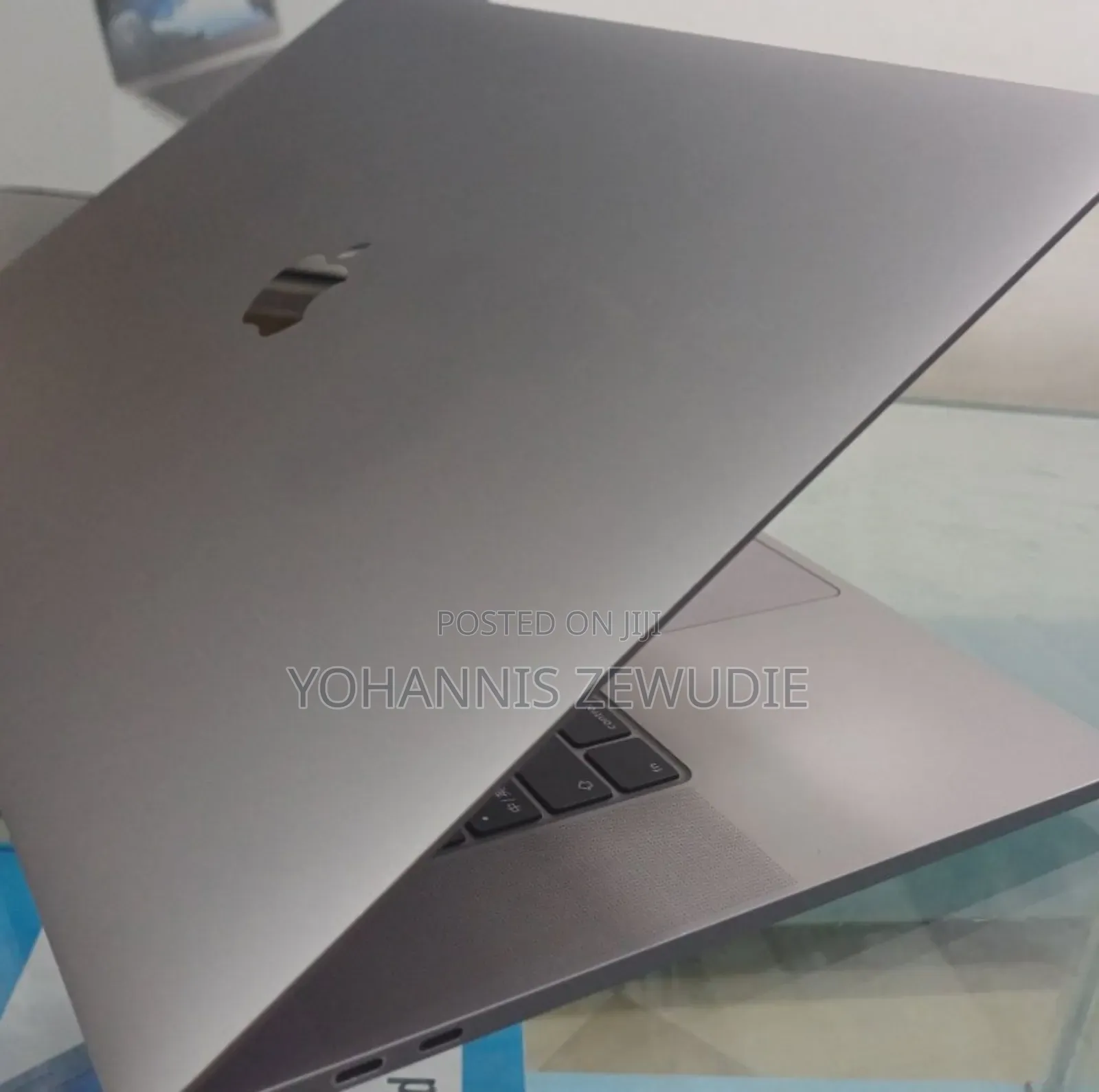 New Laptop Apple MacBook Pro 2019 32GB Intel Core i9 SSD 1T