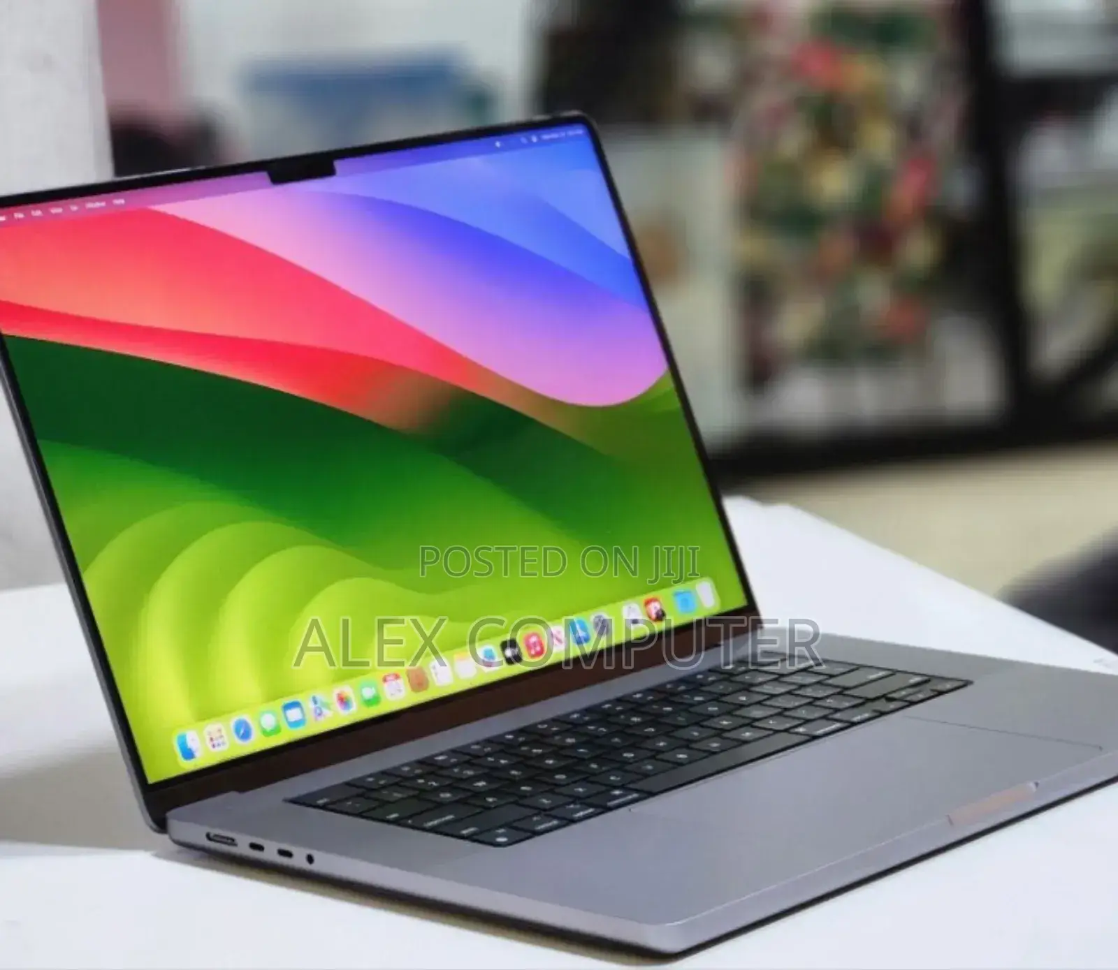 New Laptop Apple MacBook Pro 32GB Apple M1 Max SSD 512GB