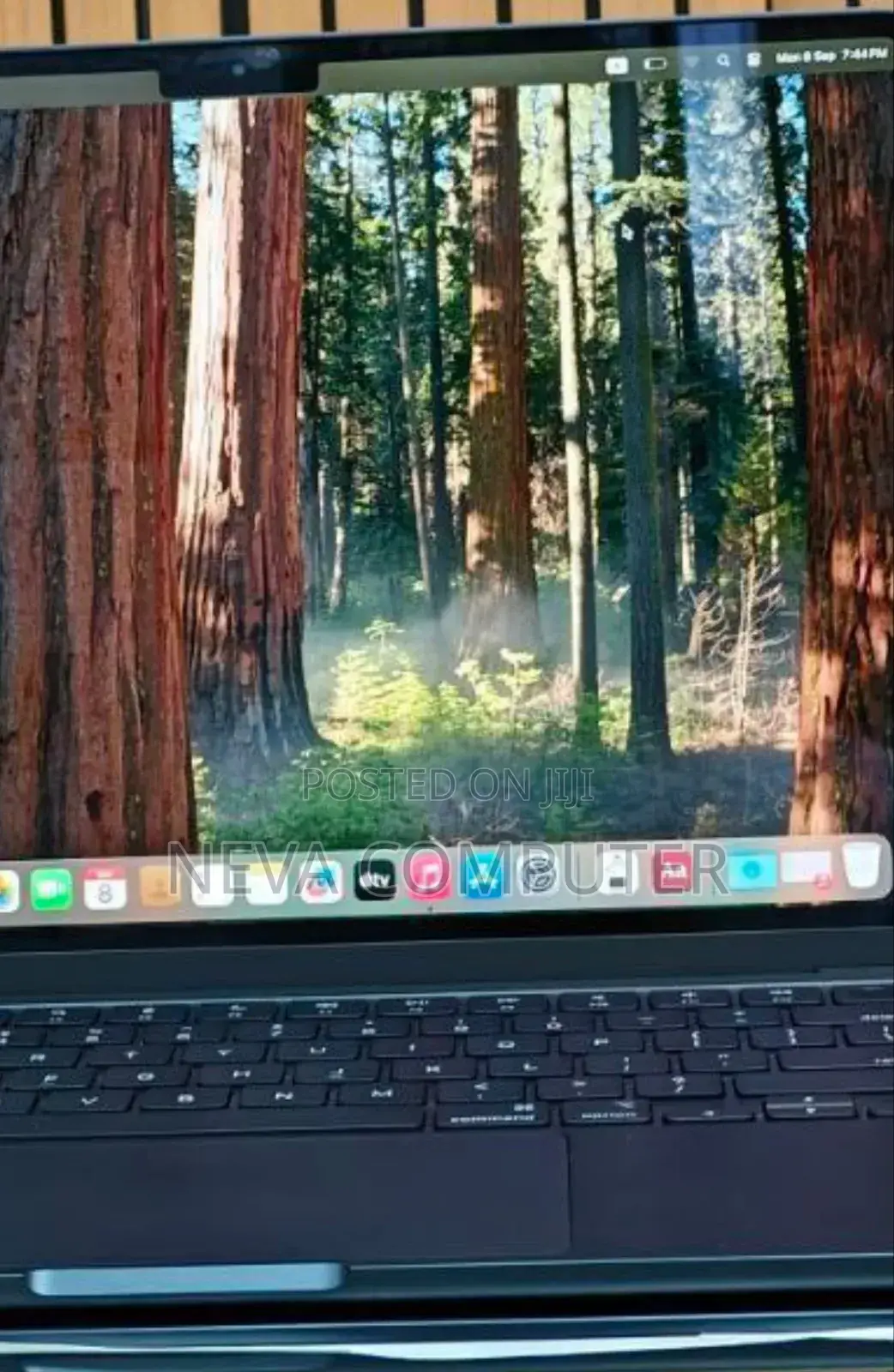 New Laptop Apple MacBook Air 2020 M1 8GB Apple M3 SSD 256GB