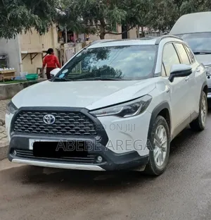 Toyota Corolla Cross Hybrid S AWD 2024 White