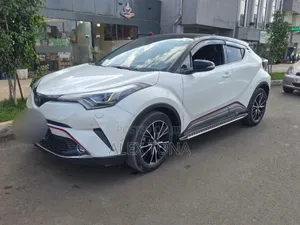 Photo - Toyota C-HR 2020 White