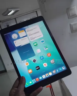 Photo - New Apple iPad 10.2 (2020) 64 GB