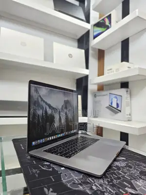 New Laptop Apple MacBook Pro 2019 16GB Intel Core I9 SSD 512GB