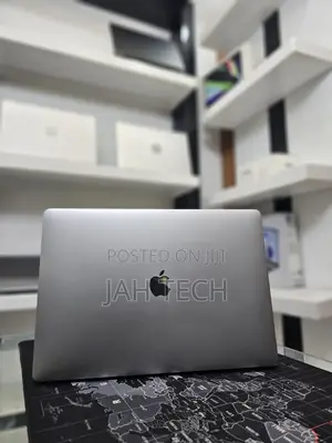 New Laptop Apple MacBook Pro 2019 16GB Intel Core I9 SSD 512GB