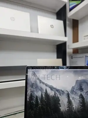 New Laptop Apple MacBook Pro 2019 16GB Intel Core I9 SSD 512GB