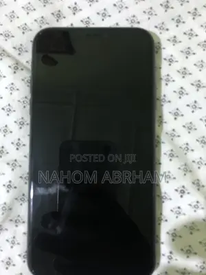 Photo - Apple iPhone 11 128 GB Black