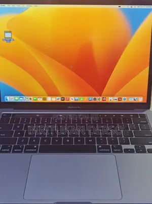 New Laptop Apple MacBook Pro M1 8GB Apple M2 SSD 256GB