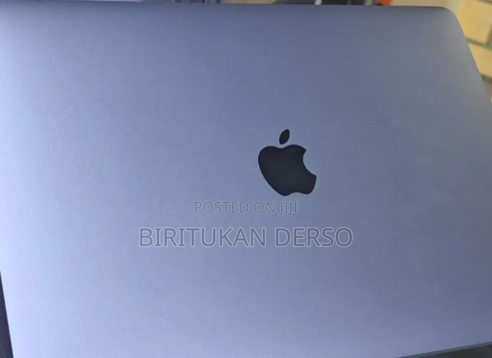 New Laptop Apple MacBook Pro M1 8GB Apple M2 SSD 256GB