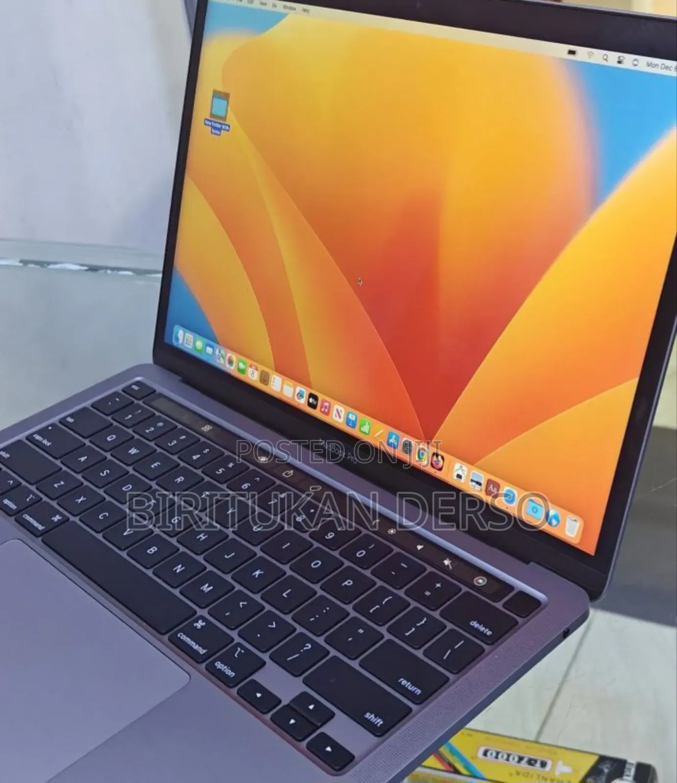 New Laptop Apple MacBook Pro M1 8GB Apple M2 SSD 256GB