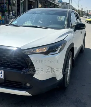 Toyota Corolla Cross Hybrid S AWD 2024 White