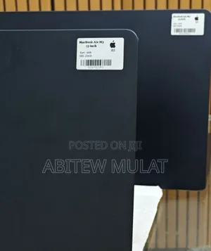 New Laptop Apple MacBook Air 2024 M3 13-inch 8GB Apple M3 SSD 256GB