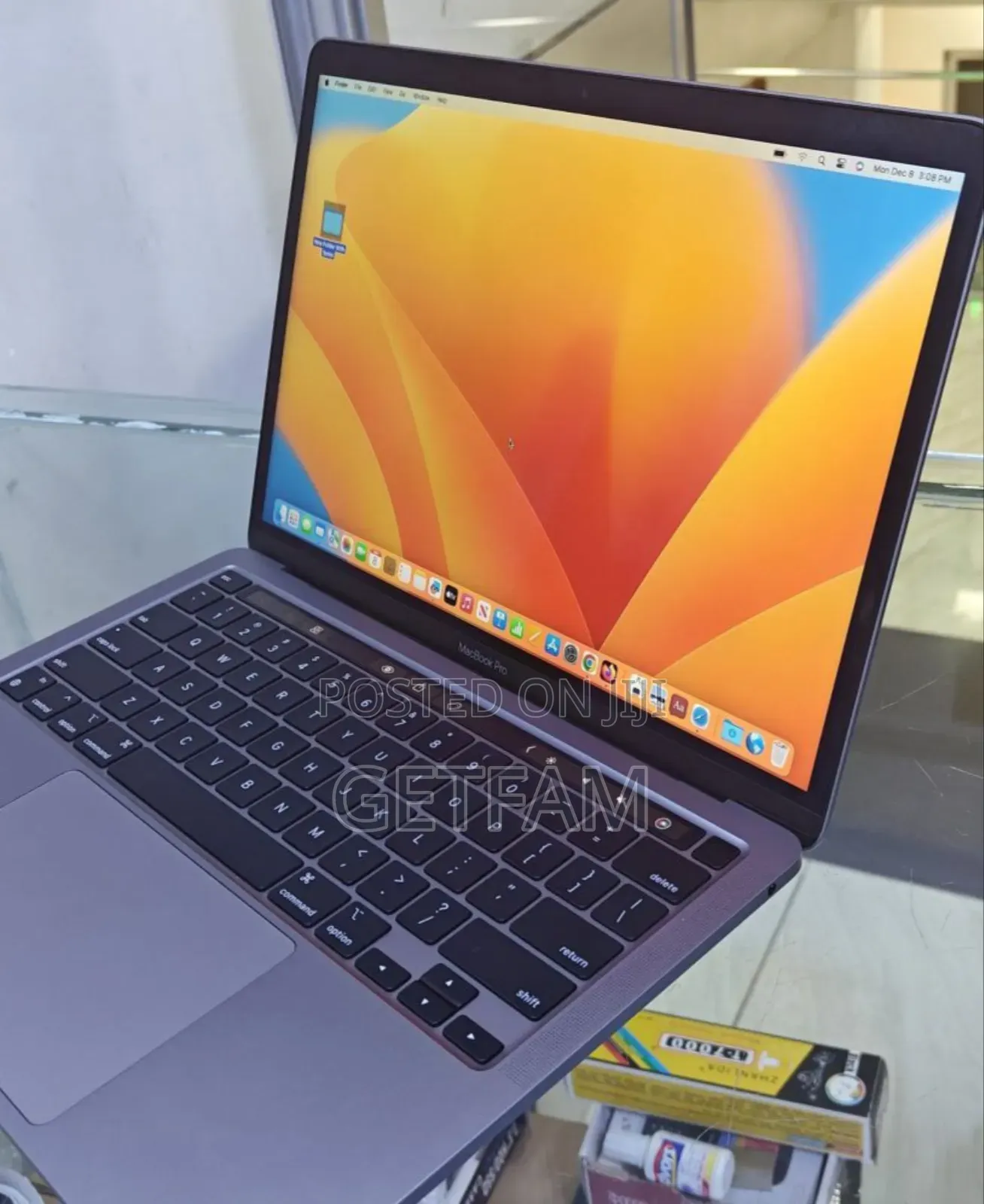 New Laptop Apple MacBook Air 2022 M2 16GB Apple M2 SSD 256GB