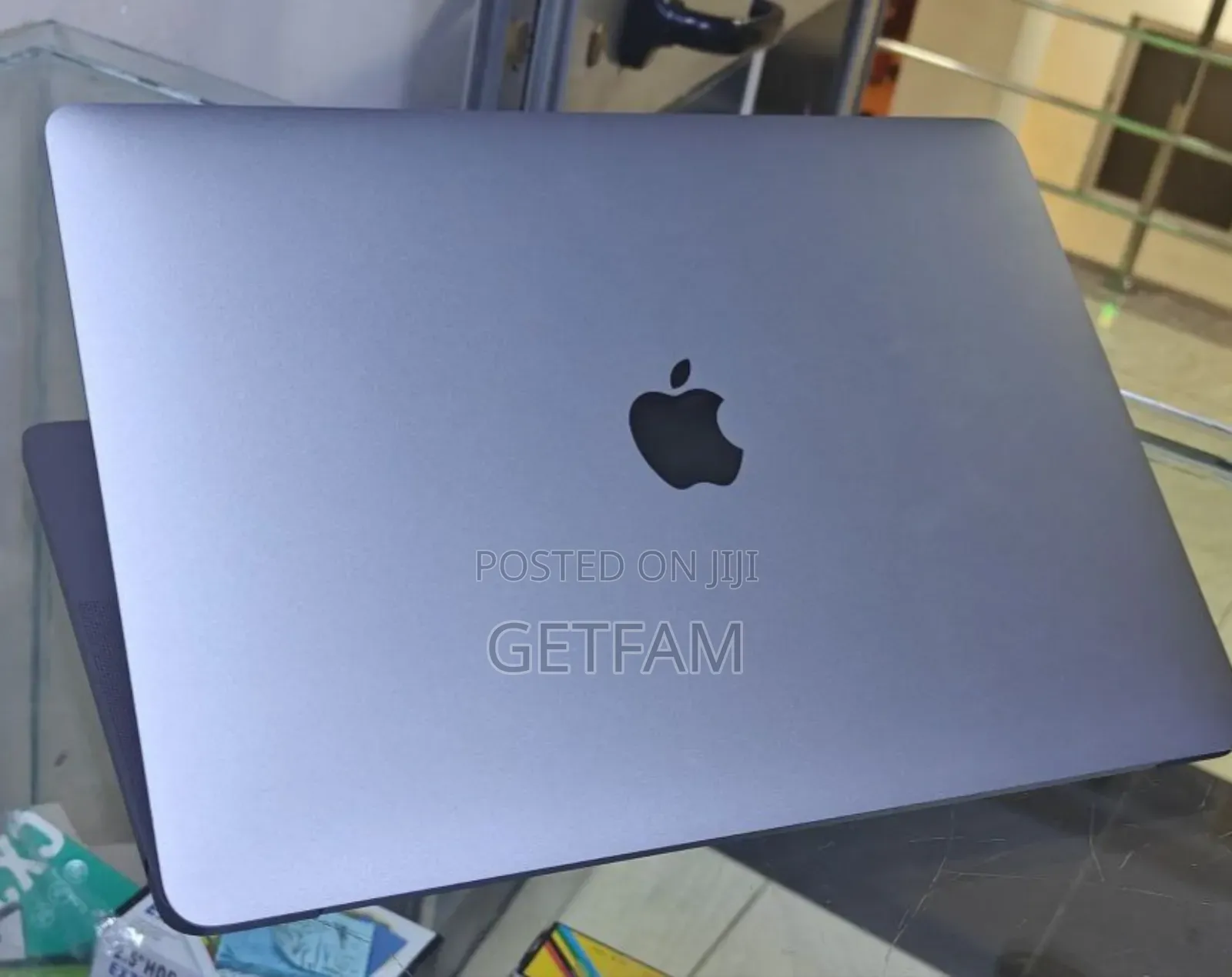 New Laptop Apple MacBook Air 2022 M2 16GB Apple M2 SSD 256GB