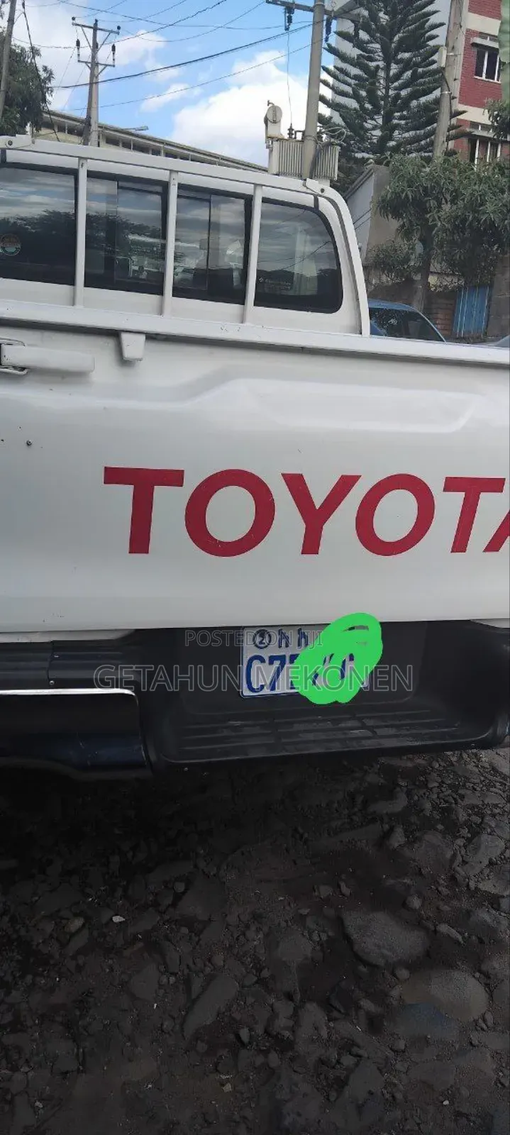Toyota Hilux 2016 White