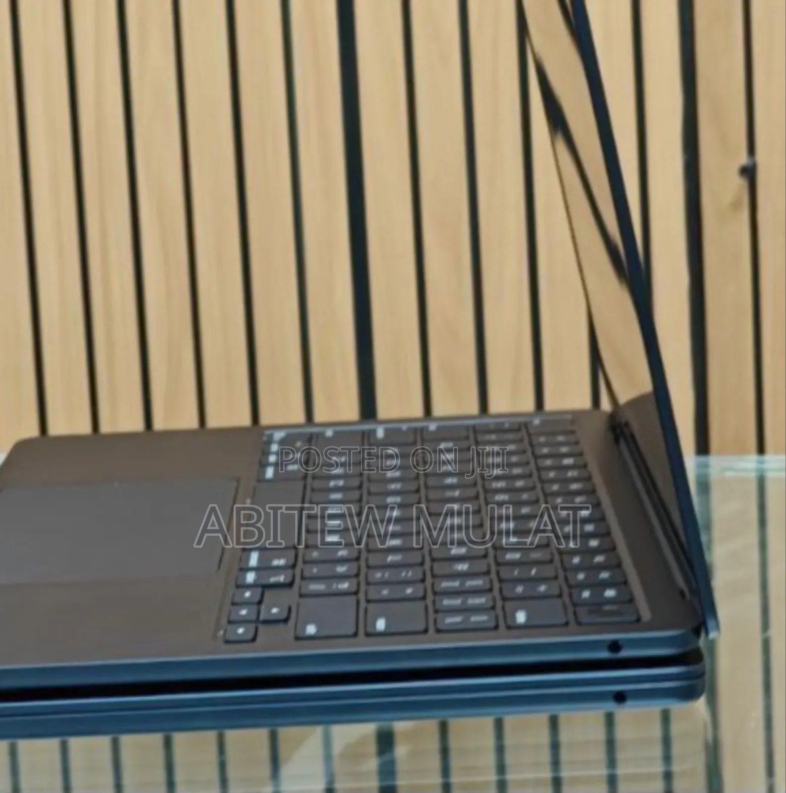 New Laptop Apple MacBook Air 2024 M3 13-inch 8GB Apple M3 SSD 256GB