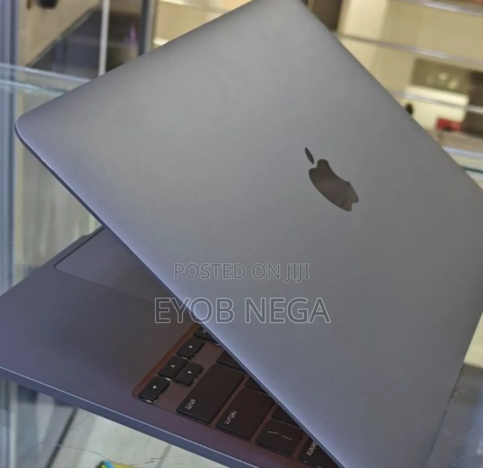 New Laptop Apple MacBook Pro 2022 M2 8GB Apple M2 SSD 256GB