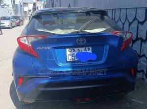 Toyota C-HR LE FWD 2020 Blue
