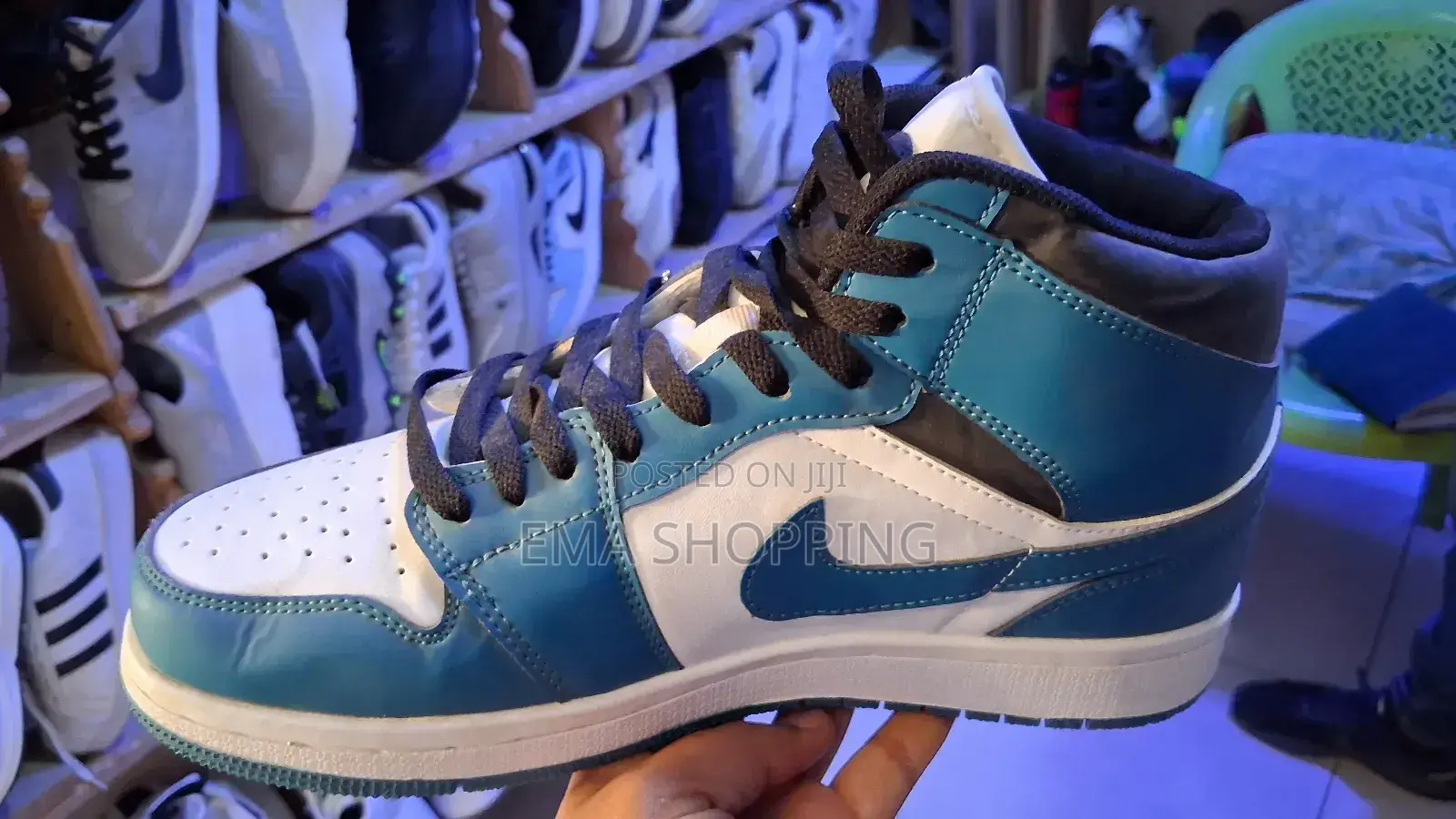 Nike Air Jordan 1 Sneaker. Made in Vietnam