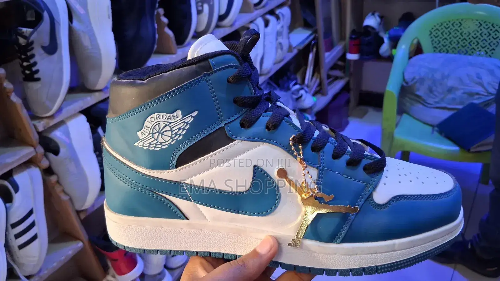 Nike Air Jordan 1 Sneaker. Made in Vietnam