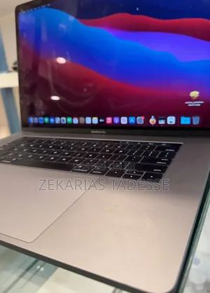 Photo - New Laptop Apple MacBook Pro 2019 16GB Intel Core I5 SSD 256GB