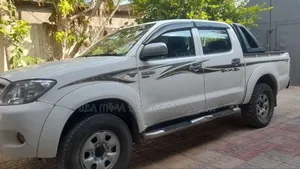 Toyota Hilux 2007 Ivory
