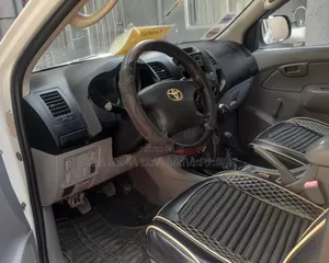Toyota Hilux 2007 Ivory