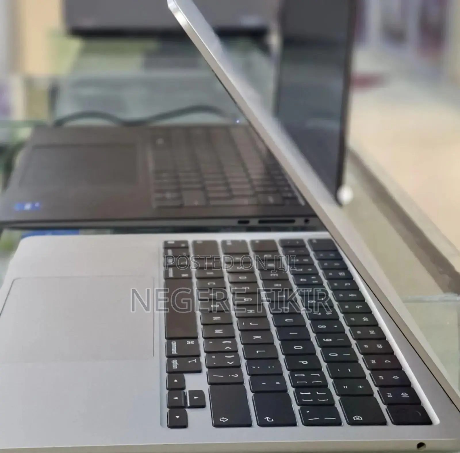 New Laptop Apple MacBook Air 2022 M2 8GB Intel Core M2 SSD 256GB