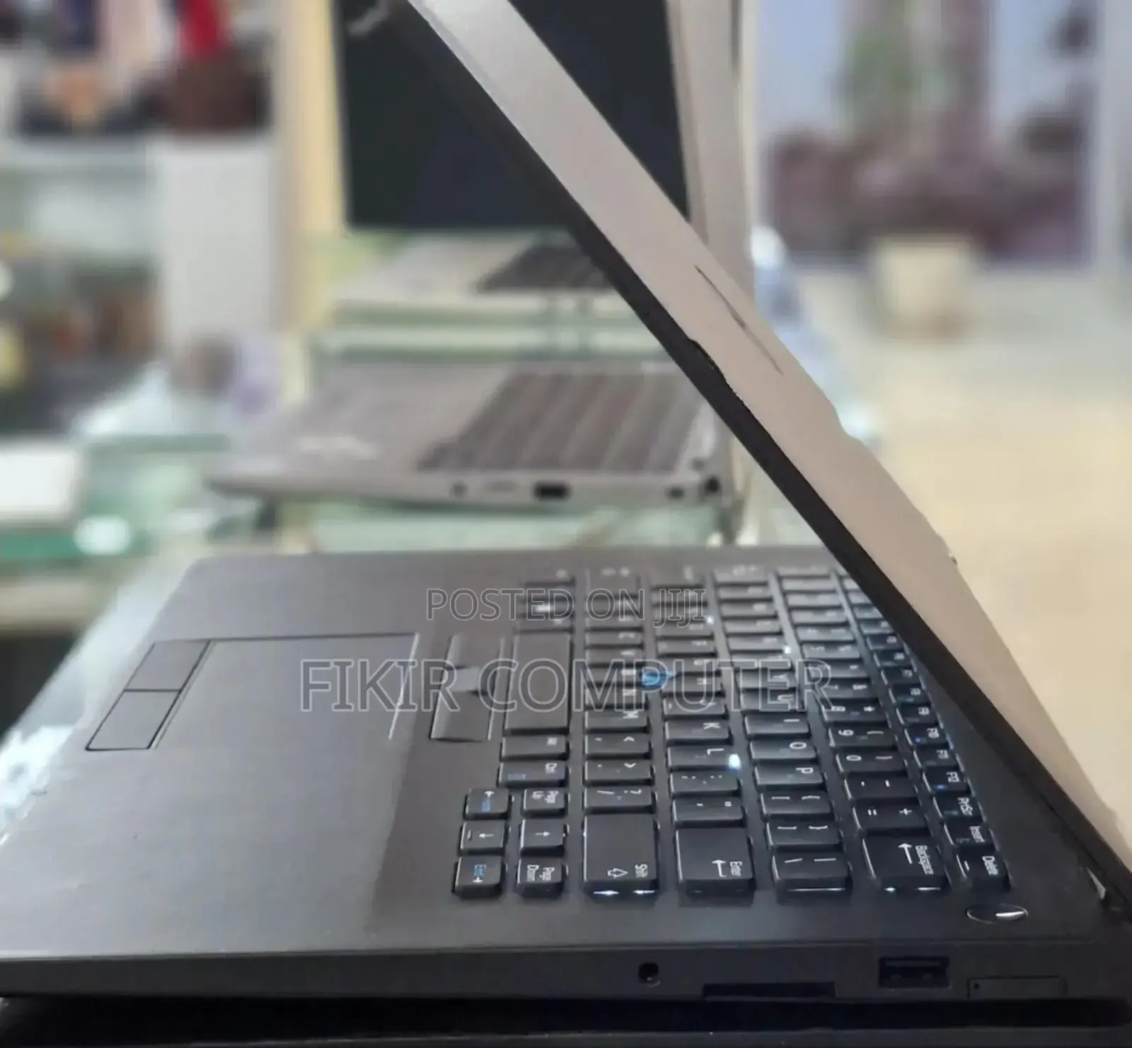 New Laptop Dell Latitude 5310 8GB Intel Core I5 SSD 256GB