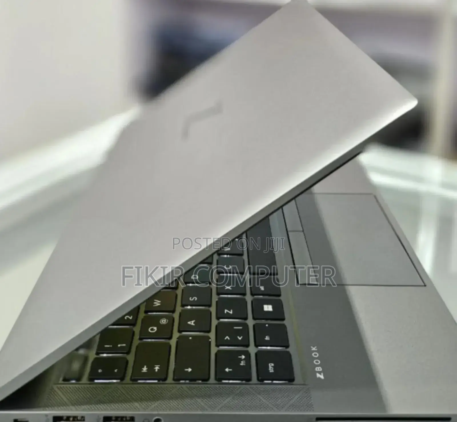 New Laptop HP ZBook Firefly G8 16GB Intel Core I7 SSD 512GB