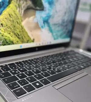 New Laptop HP ZBook Firefly G8 16GB Intel Core I7 SSD 512GB