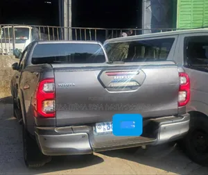 Toyota Hilux 2021 Gray