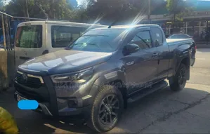 Toyota Hilux 2021 Gray