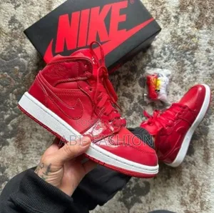 Photo - Air Jordan 1 Mid Se University Red, Pomegranate
