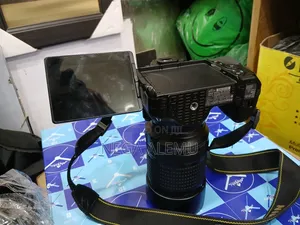 Nikon 5600 Camera 18_140 Lens